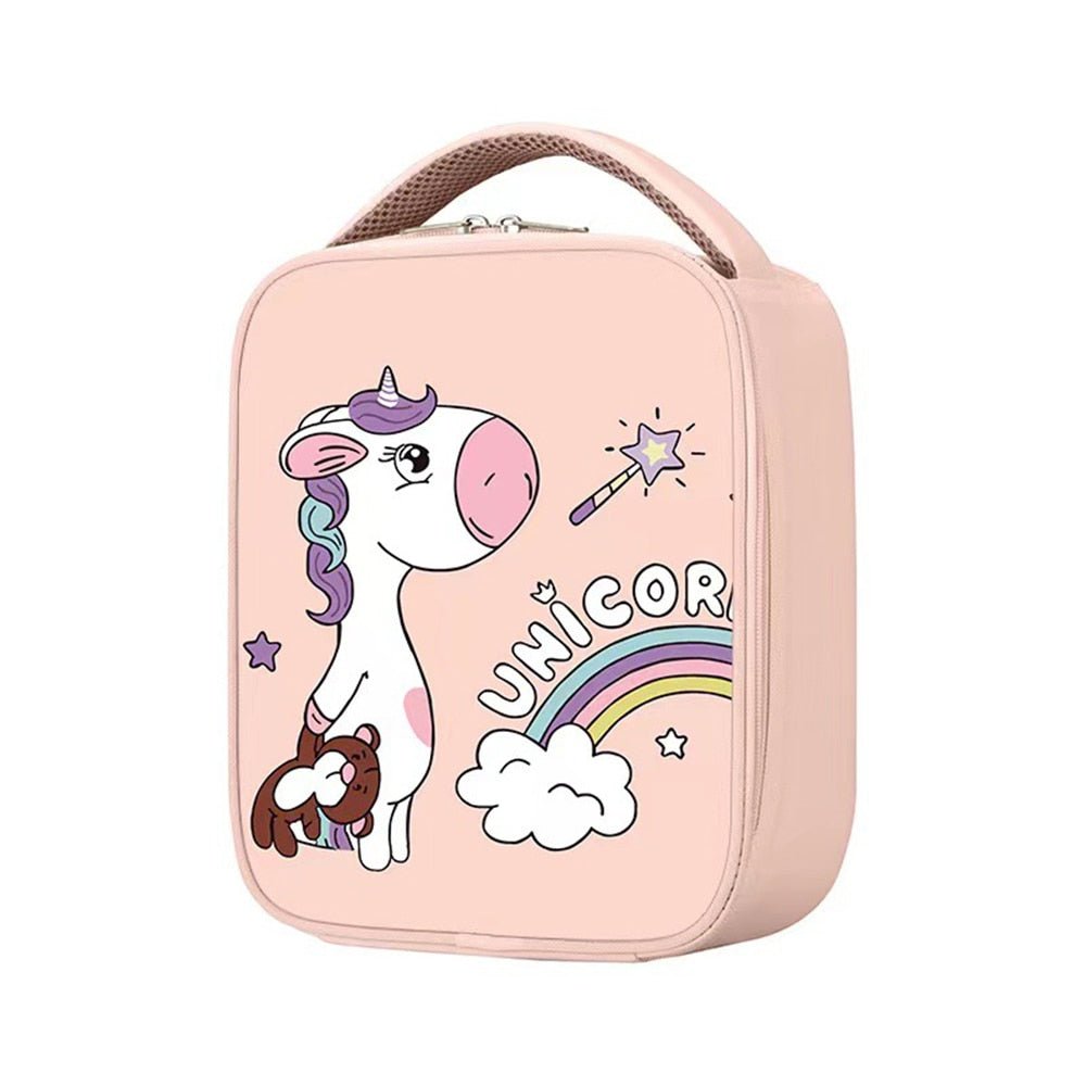 enfant avec sac à dos isotherme